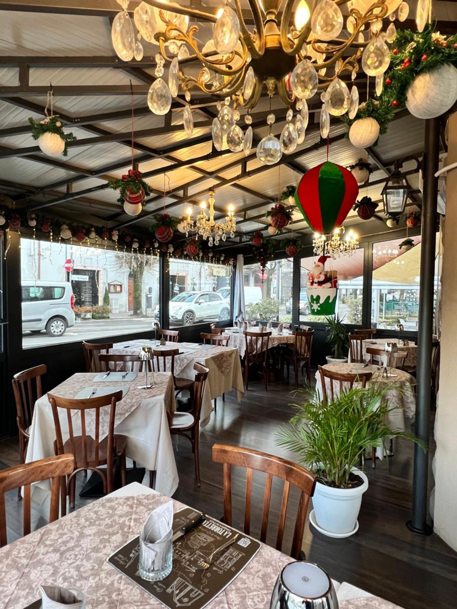 Albergo Ristorante La Torretta Кастільоне-дей-Пеполі Екстер'єр фото