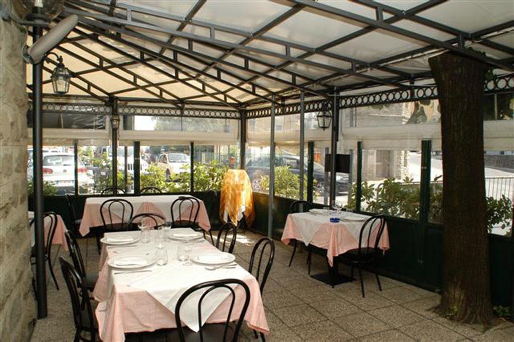 Albergo Ristorante La Torretta Кастільоне-дей-Пеполі Екстер'єр фото